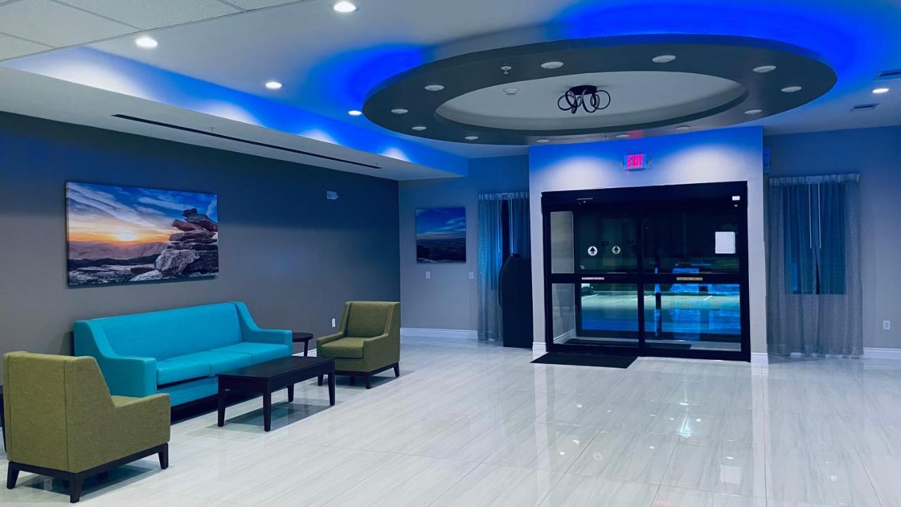 Days Inn & Suites By Wyndham Greater Томбол Екстер'єр фото