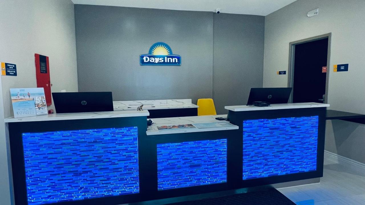 Days Inn & Suites By Wyndham Greater Томбол Екстер'єр фото