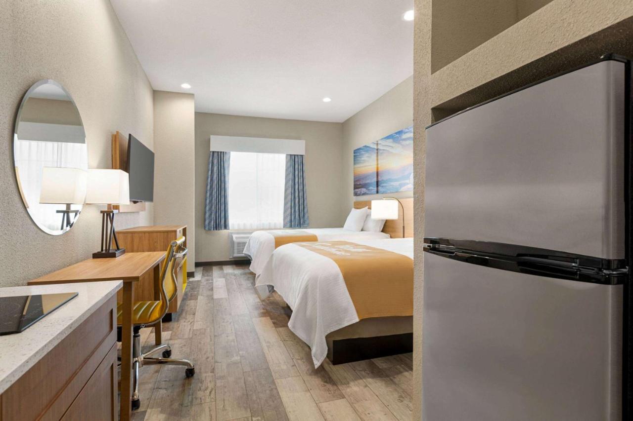 Days Inn & Suites By Wyndham Greater Томбол Екстер'єр фото
