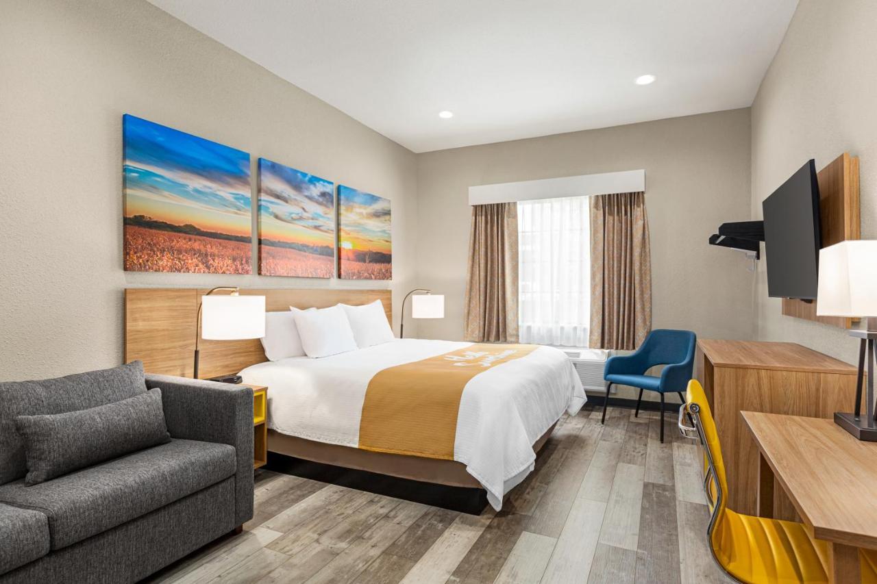 Days Inn & Suites By Wyndham Greater Томбол Екстер'єр фото
